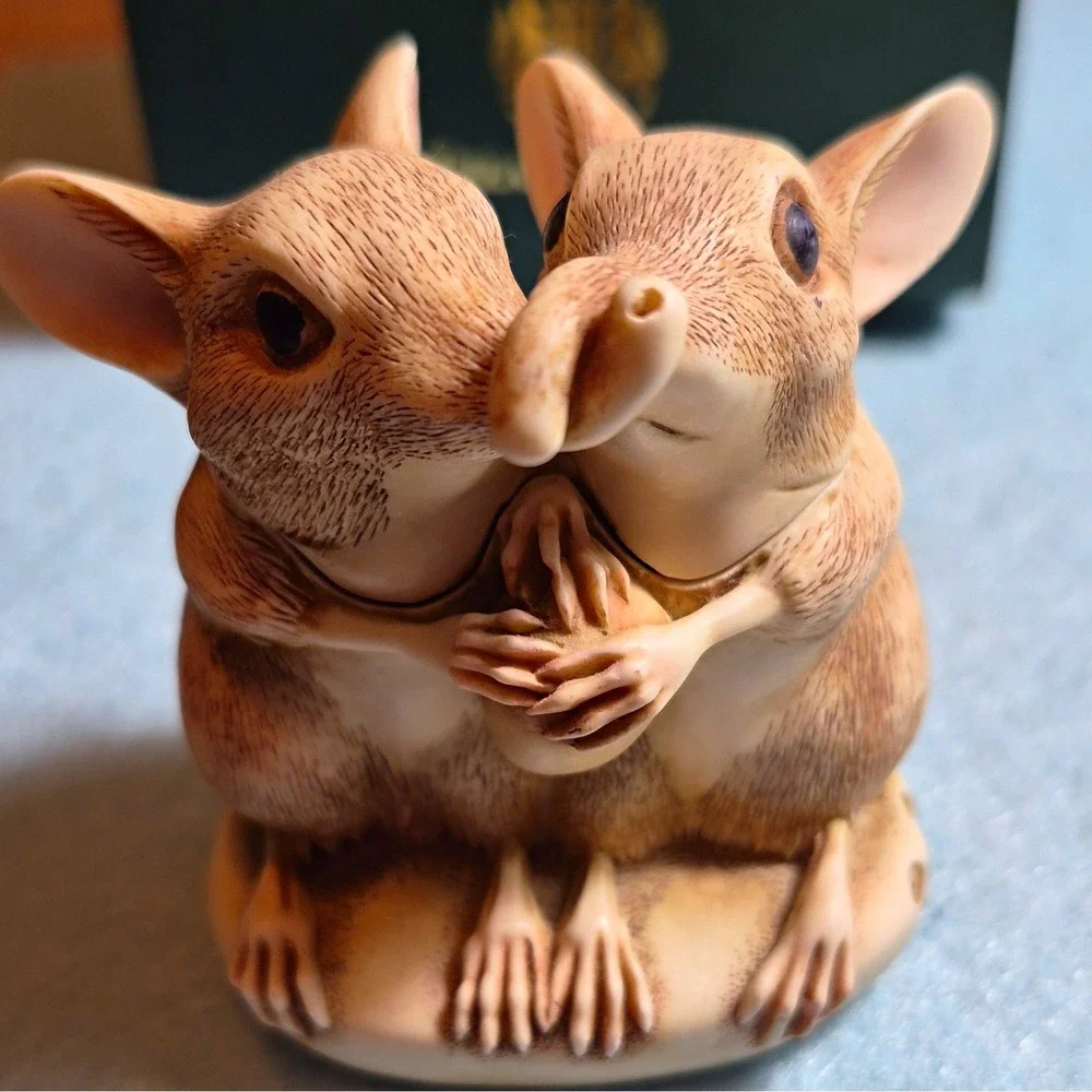 HARMONY KINGDOM Treasure Jests Love Story Mouse 2006 Resin Trinket Boxed